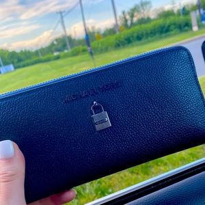 Navy blue MICHAEL KORS wallet